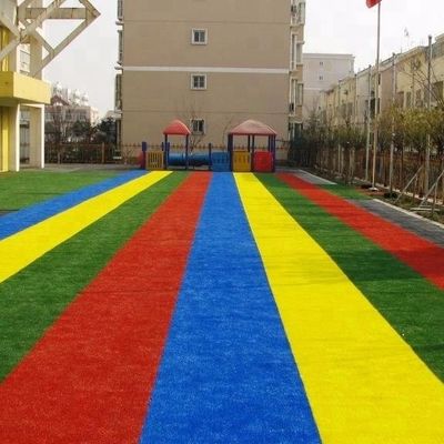 الأحمر الأصفر الأزرق الأرجواني الأطفال الاصطناعي العشب قوس قزح الممر الكثافة 22050 غرز / متر مربع