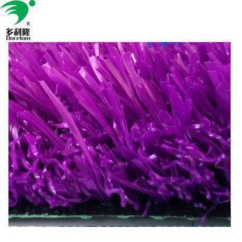 العشب الاصطناعي الملون باللون الأحمر الأصفر الأرجواني الأزرق والأزرق مع كثافة 16800