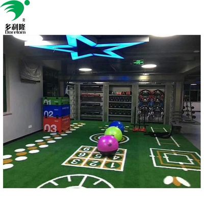 خصيص 15mm ارتفاع SPU دعم العشب الاصطناعي للملاعب الرياضية المزلية المسارات تصميم مخصص